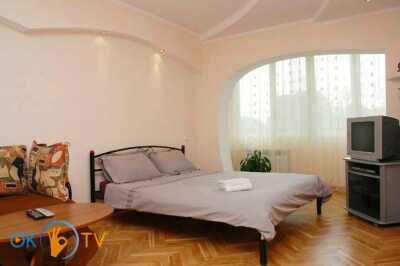 квартира                            подобово - Київ, Солом'янський район, вул. Василя Липківського, 15